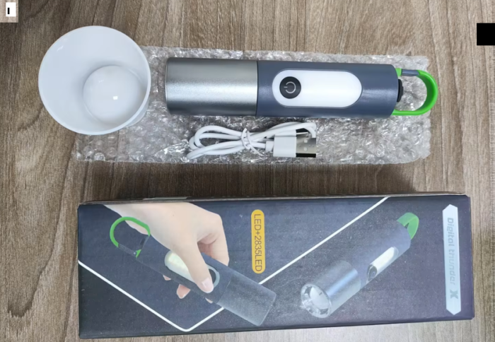 Rechargeable LED Flashlight 2835 - Image 4